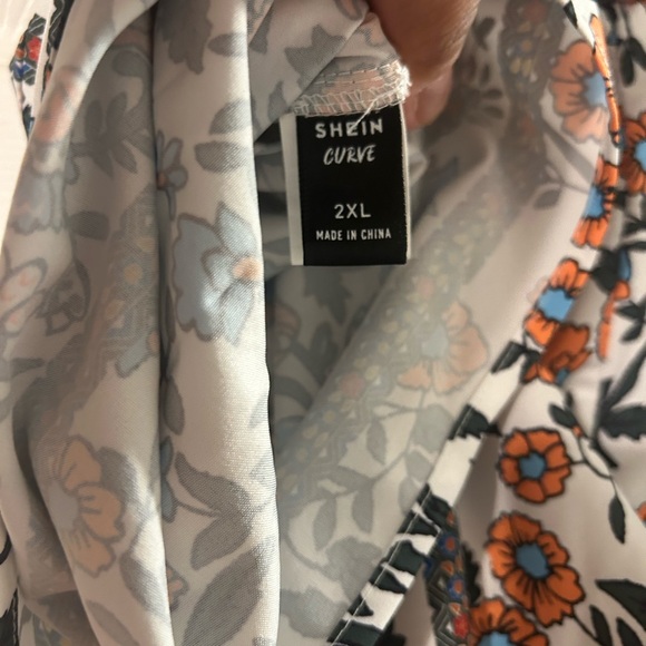 Floral shorts - Picture 2 of 2